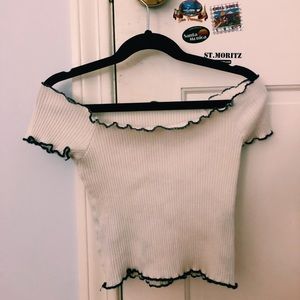 brandy melville(FREE STICKERS) shirt